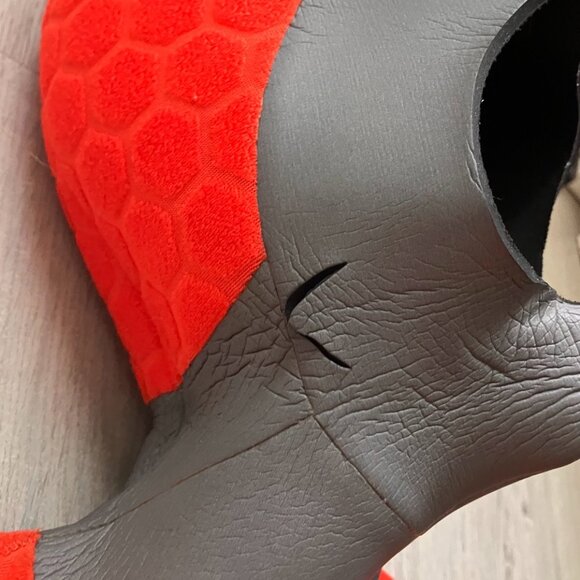 BARE women's neoprene 7/3 hooded vest for scuba/diving - Picture 8 of 10